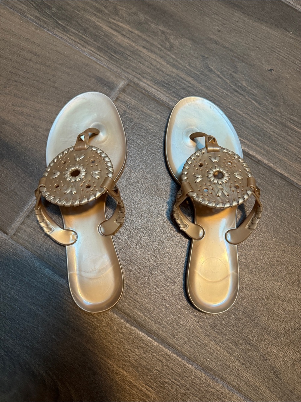 Jack Rogers Metallic Gold Circle Medallion Thong Sandals
